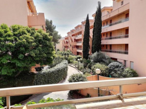 T2 avec Grande Loggia, Parking, Proche Plage et Commerces à La Favière - FR-1-610-68